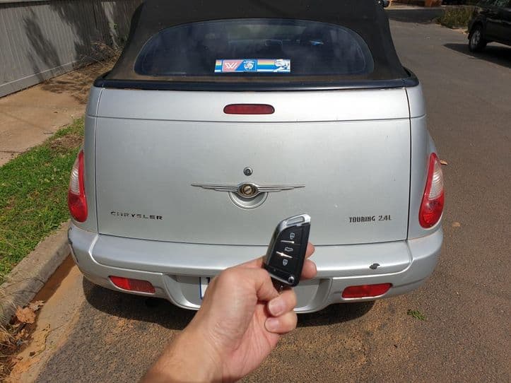 chrysler pt cruiser 2006 remote key image