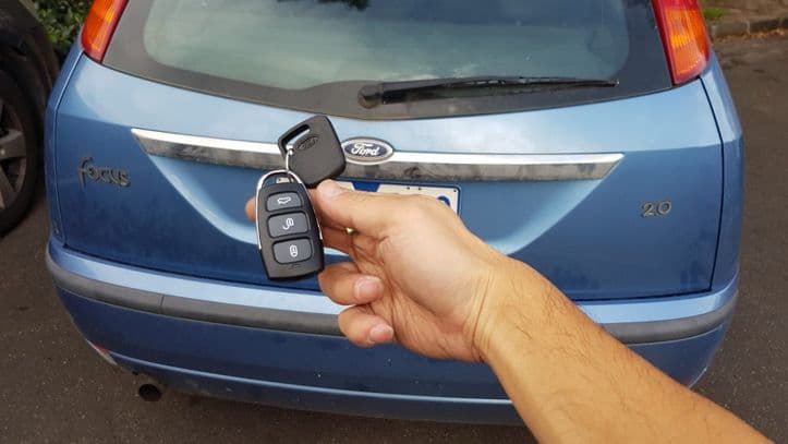 ford focus 2003 remote key image
