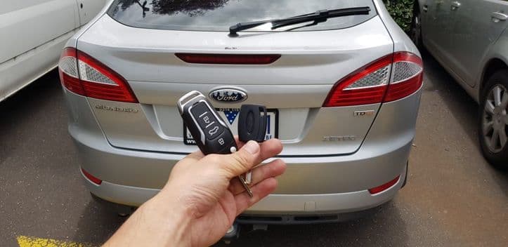 ford mondeo 2010 remote key image