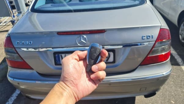 mercedes e280 2008 remote key image
