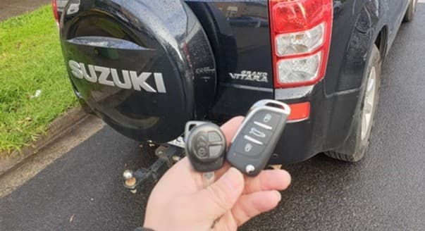 suzuki grand vitara 2007 remote key image